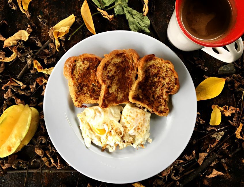 French Toast — Bread soaked in egg batter and griddled.